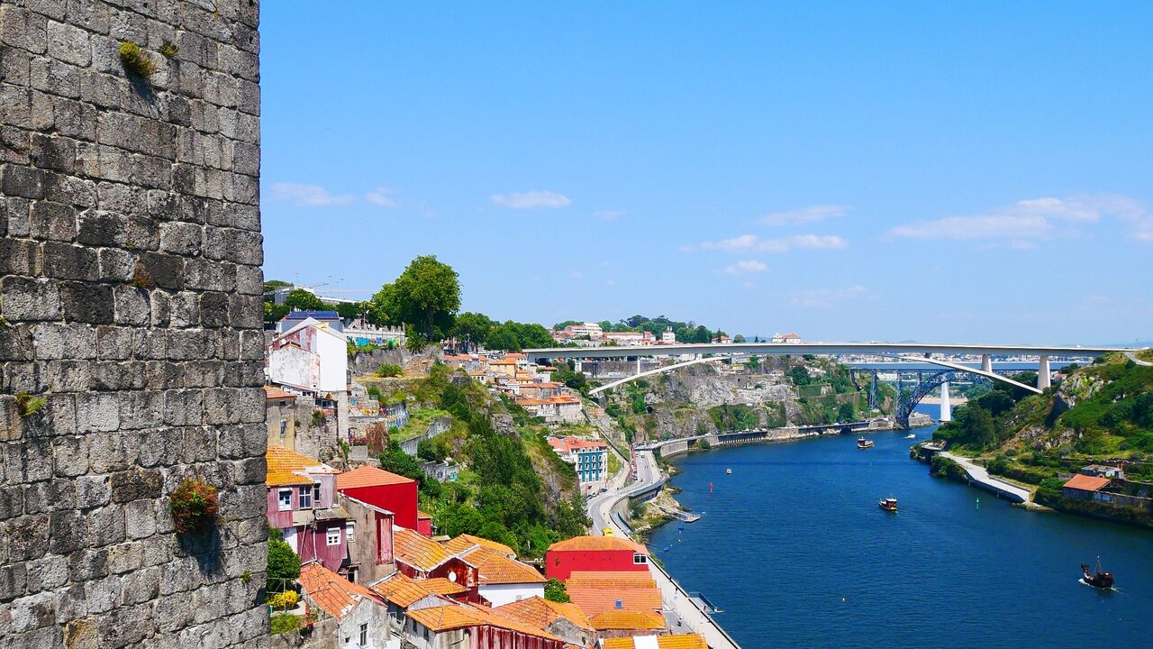 Porto – Von der Industrie- und Hafenstadt zur modernen Metropole?