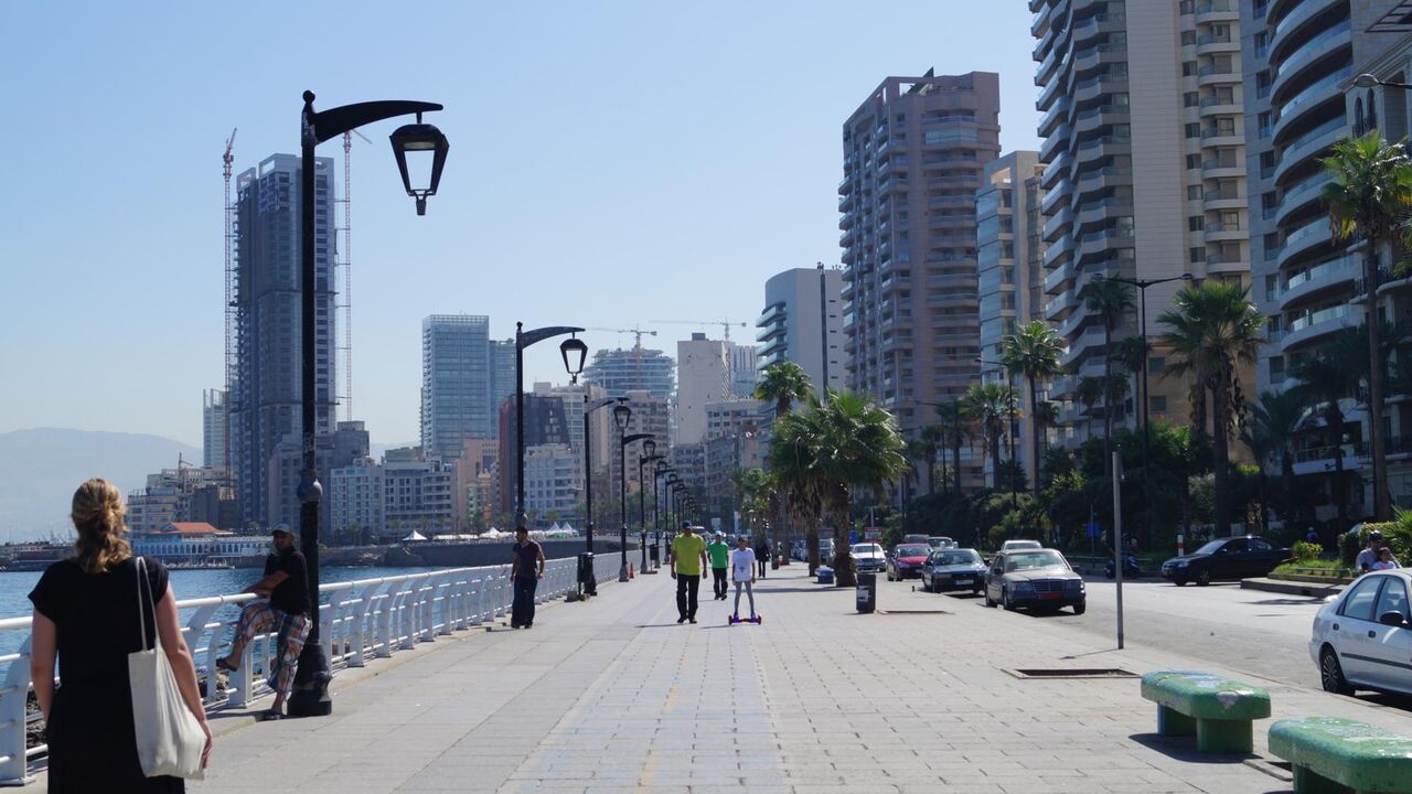 Beirut – Geteilte Stadt oder Brücke zwischen Ost und West? Der Libanon als Schnittstelle zwischen arabischer Weltund Europa