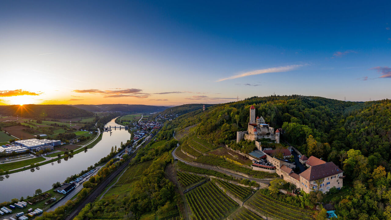 Work-Life-Balance durch Yoga, Pilates und Entspannungstechniken, Bildungsurlaub mit Hund