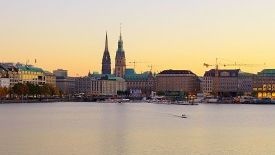 Hamburg - Identität und Perspektiven einer Weltstadt gestern, heute und morgen