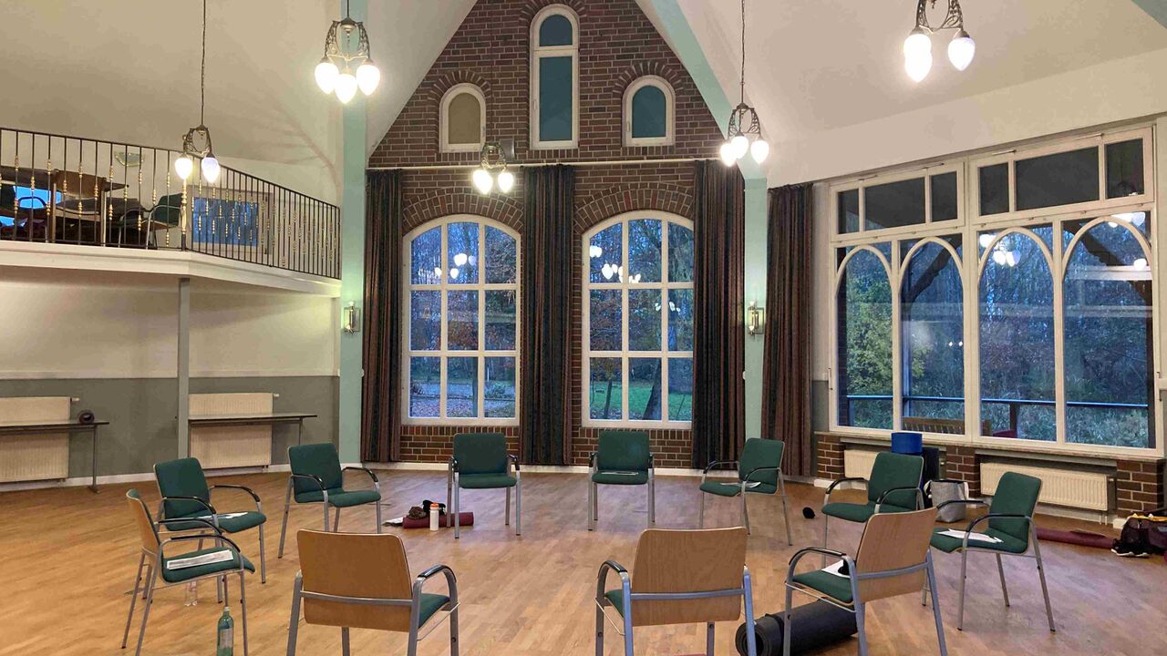 Gelassenheit, Kraft und Selbstvertrauen im Beruf durch Yoga und Meditation