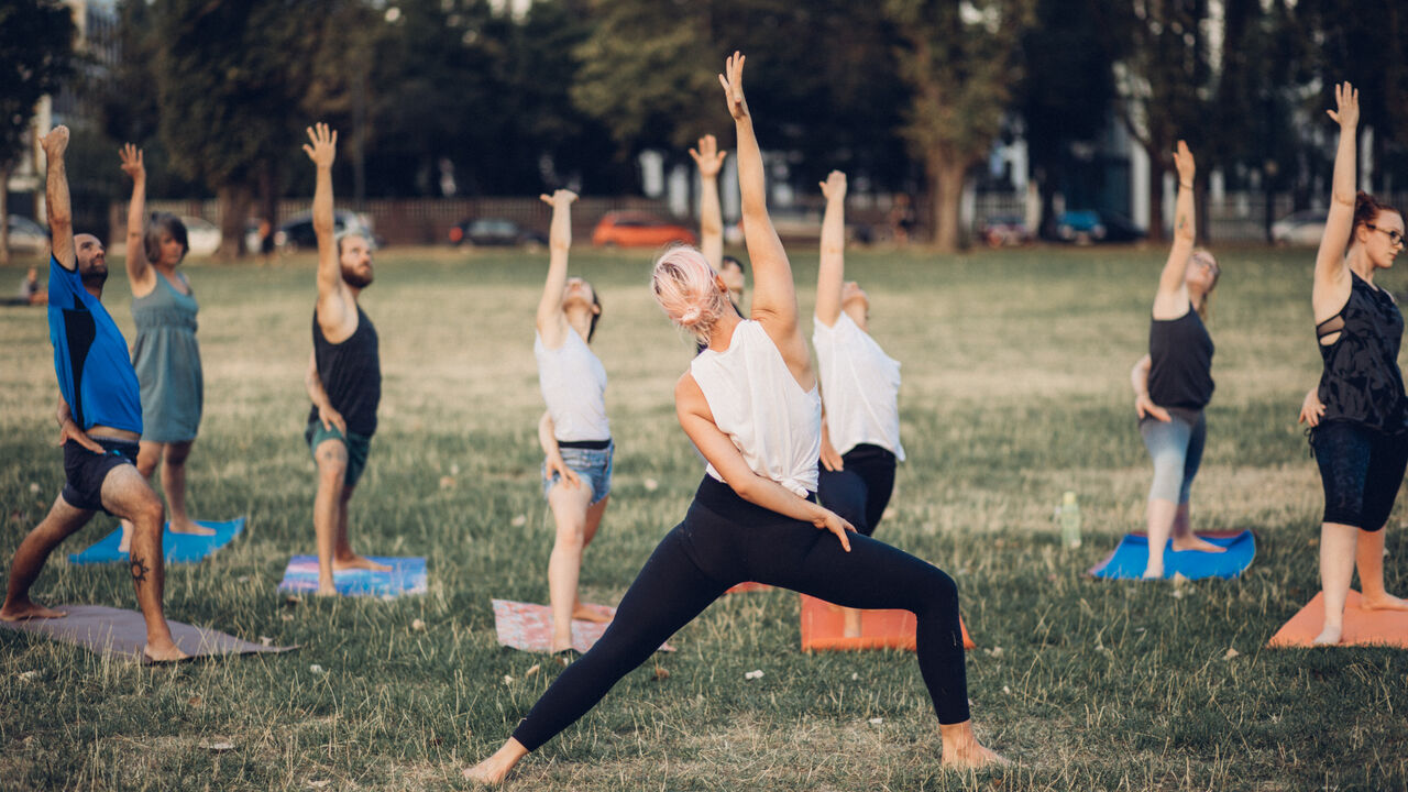 Gelassenheit, Kraft und Selbstvertrauen im Beruf durch Yoga und Meditation