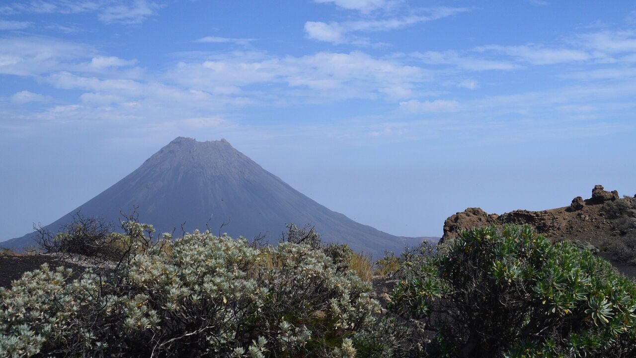 Die Kapverden: afrikanische Inseln im atlantischen Spannungsdreieck Afrika – Europa – Amerika
