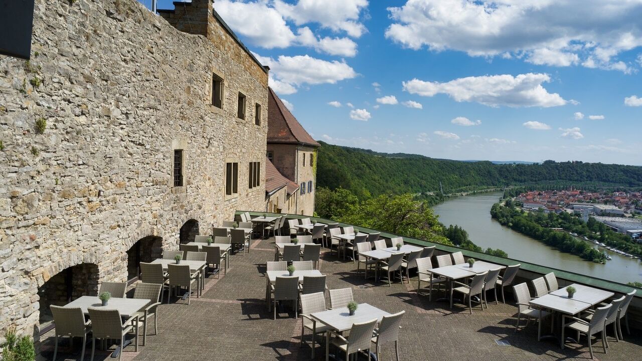 Work-Life-Balance durch Yoga, Pilates und Entspannungstechniken, Bildungsurlaub mit Hund