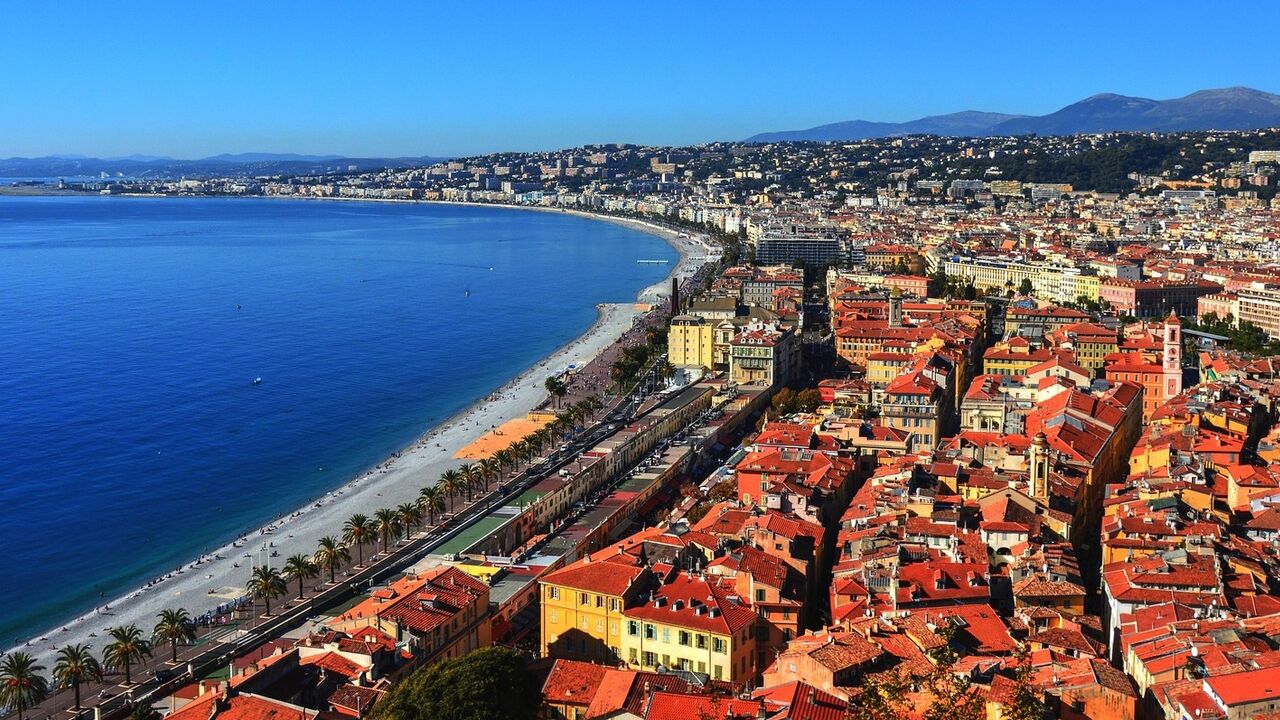 Zwischen Glanz und Grenze – Migration, Macht und Märkte an der Côte d’Azur